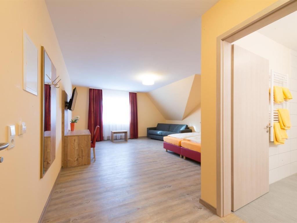 Landgasthof Schwarzes Ross Ansbach Dış mekan fotoğraf