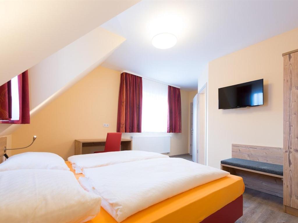 Landgasthof Schwarzes Ross Ansbach Dış mekan fotoğraf
